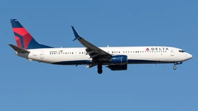 Delta Air Lines N950DZ Boeing 737-9GPER