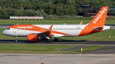 easyJet G-UZHC Airbus A320-251N