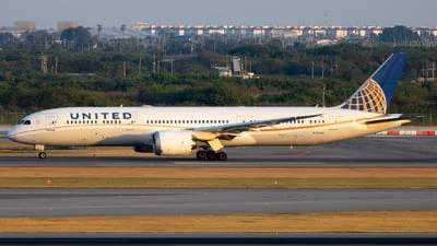 United Airlines N27965 Boeing 787-9 Dreamliner