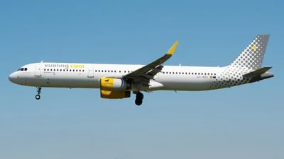 Vueling EC-MOO Airbus A321-231