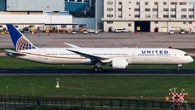 United Airlines N12005 Boeing 787-10 Dreamliner
