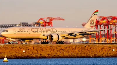 Etihad Airways A6-ETQ Boeing 777-3FXER