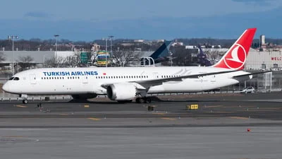 Turkish Airlines TC-LLD Boeing 787-9 Dreamliner