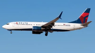 Delta Air Lines N377DA Boeing 737-832