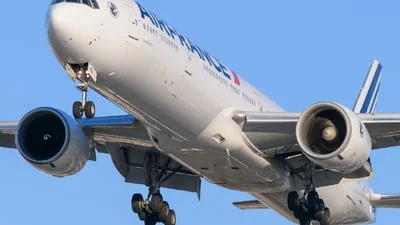 Air France F-GZND Boeing 777-328ER