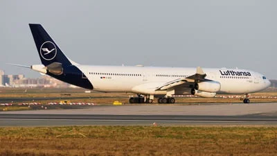 Lufthansa D-AIGW Airbus A340-313X