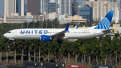 United Airlines N27519 Boeing 737-9 MAX