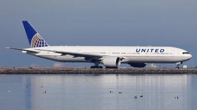 United Airlines N2142U Boeing 777-322ER