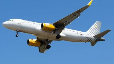 Vueling EC-MGE Airbus A320-232