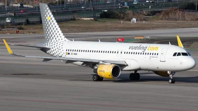 Vueling EC-MAN Airbus A320-214