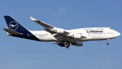 Lufthansa D-ABVY Boeing 747-430