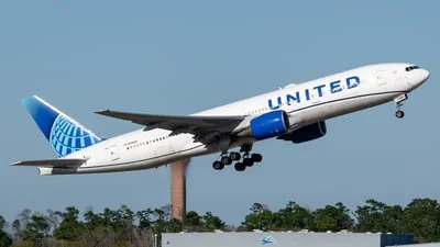 United Airlines N784UA Boeing 777-222(ER)