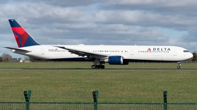 Delta Air Lines N825MH Boeing 767-432(ER)