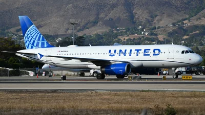 United Airlines N494UA Airbus A320-232