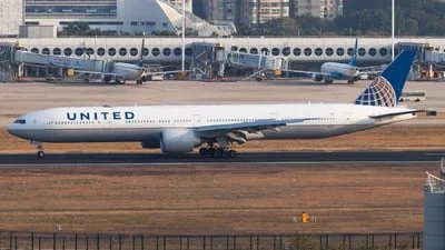 United Airlines N2136U Boeing 777-322ER