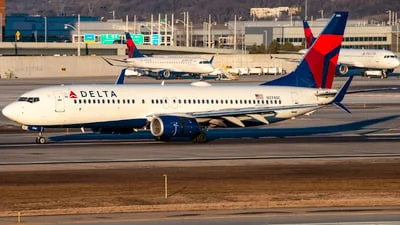 Delta Air Lines N3740C Boeing 737-832