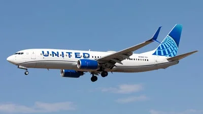 United Airlines N76517 Boeing 737-824