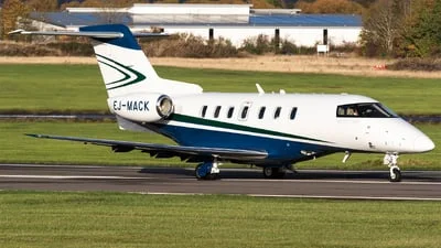 Stellaer 212 EJ-MACK Pilatus PC-24