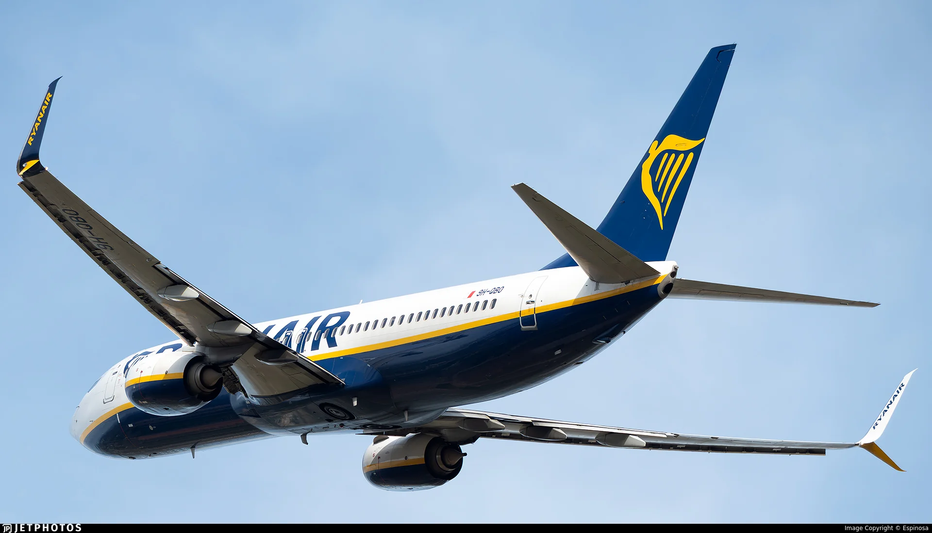 Ryanair 9H-QBO B738