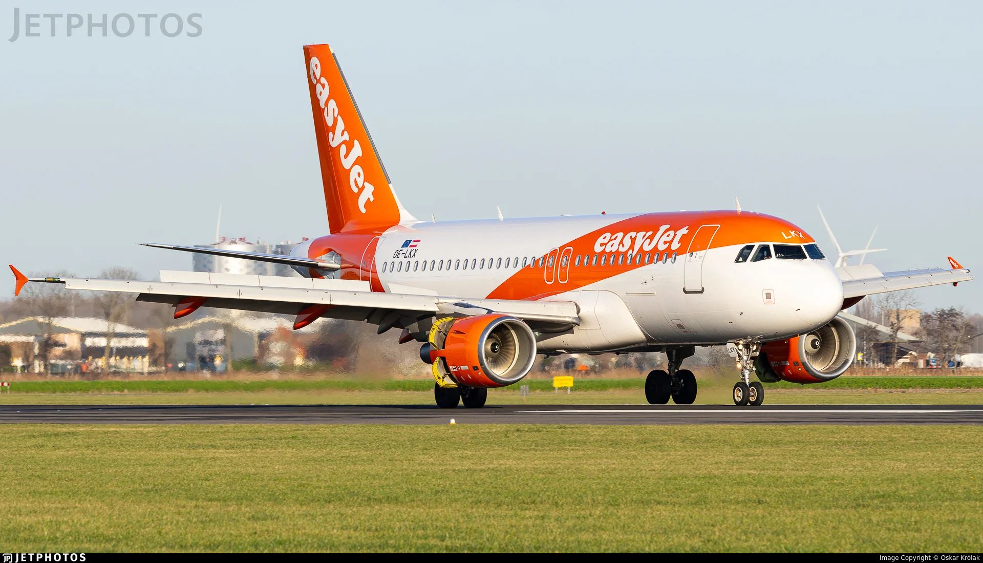 easyJet Europe OE-LKX A319