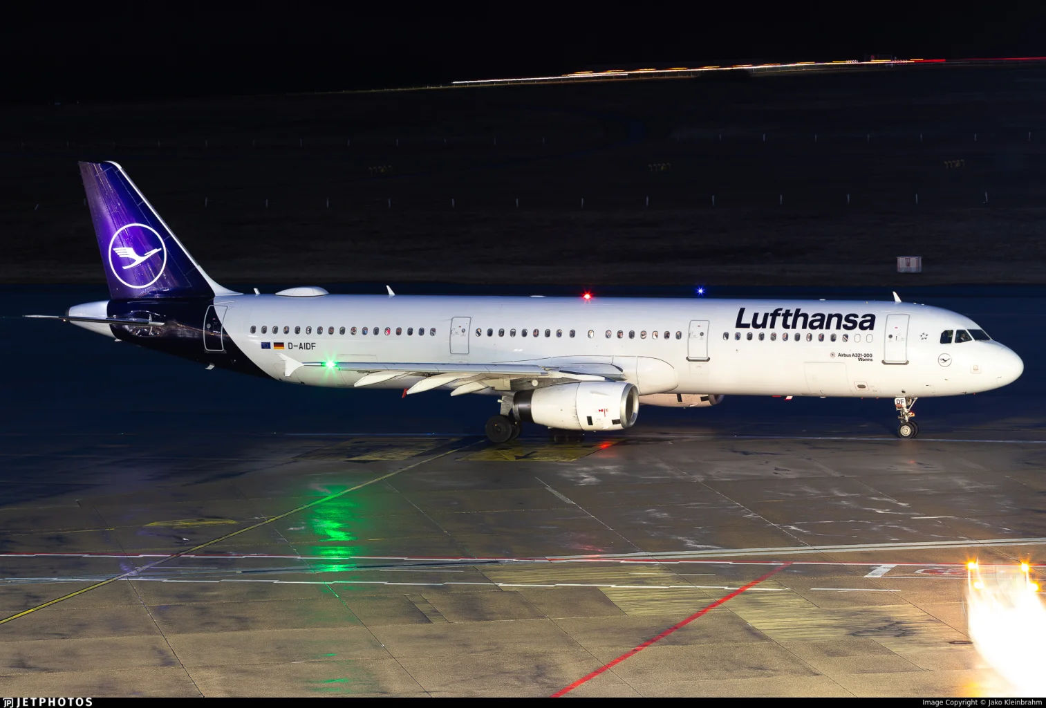 Lufthansa D-AIDF A321